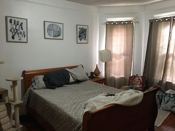 3rd image of 162 Kelton St #1E