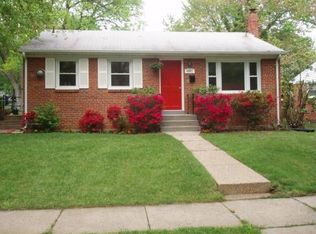9907 Mayfield Dr, Bethesda, MD 20817