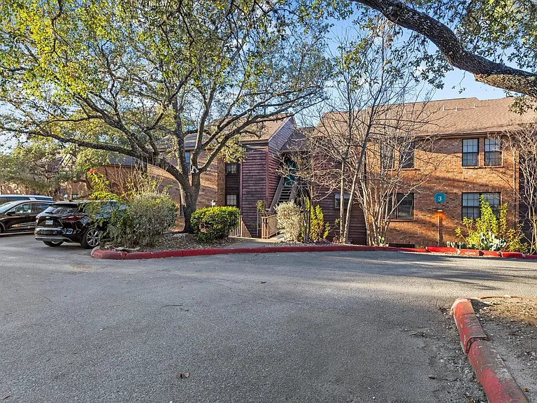 4212 Medical Dr #306 — Photo 2