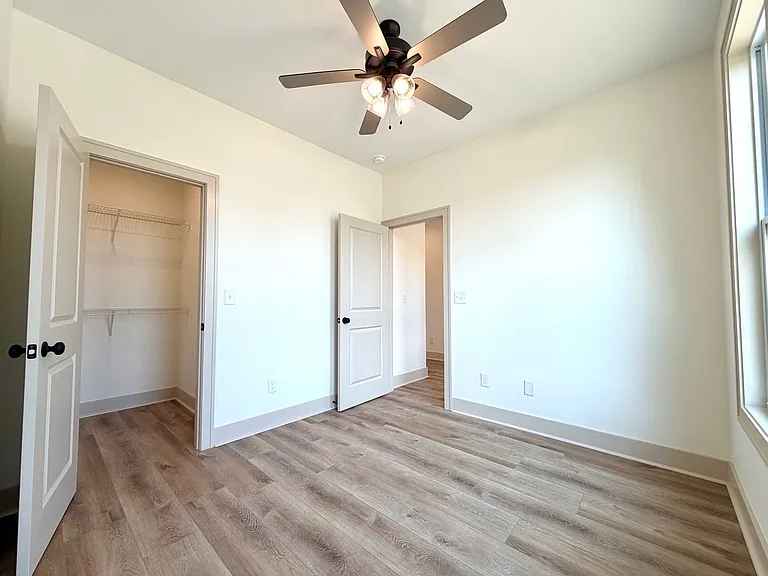 489 S Main St — Photo 20