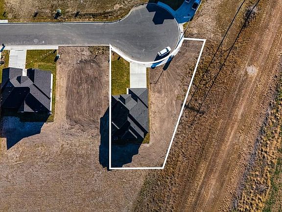 3rd image of 23586 Murphy Ct