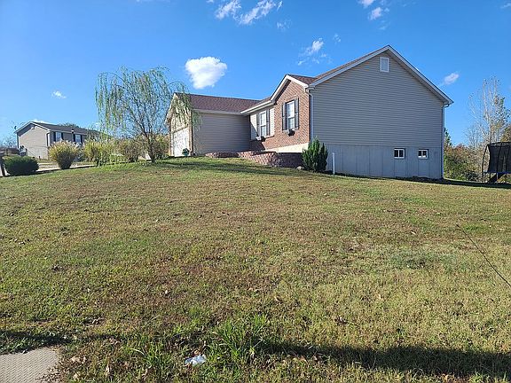 4th image of 915 Winston Ct