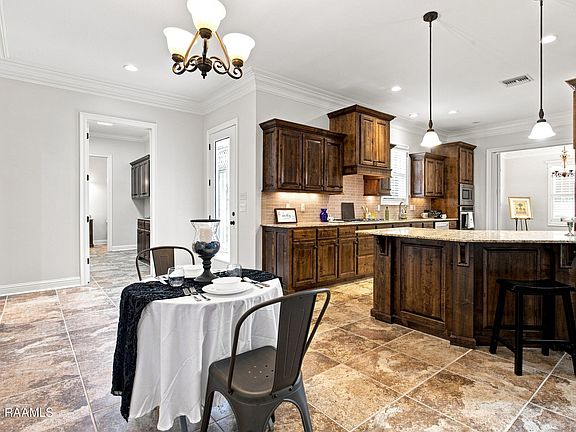 4th image of 100 Giverny Pl