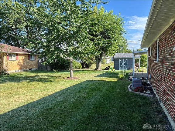 5th image of 16 Brookside Dr