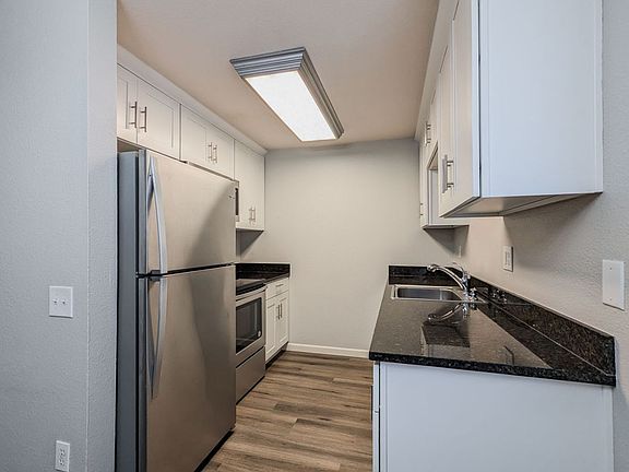 2nd image of 1278 Woodgate Ave APT D