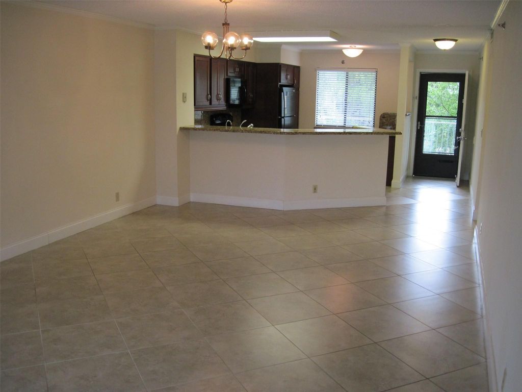 2232 N Cypress Bend Dr APT 307, photo 6