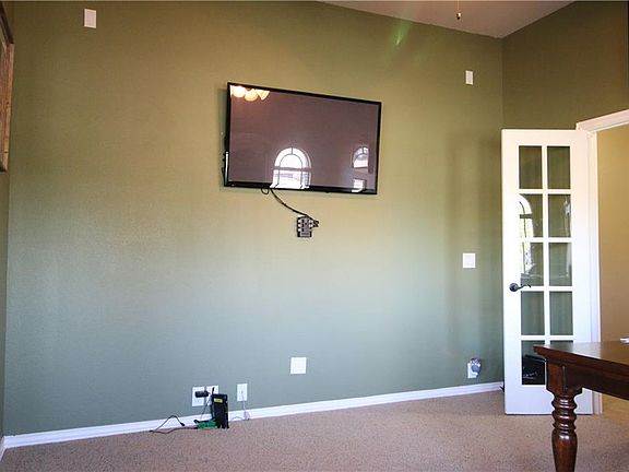 5th image of 1008 Honeywell Dr