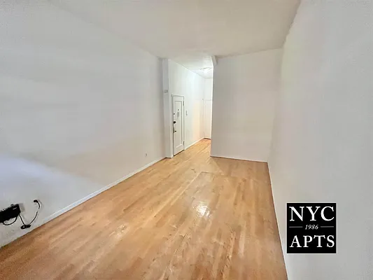Rented by New York City Apartments | media 2