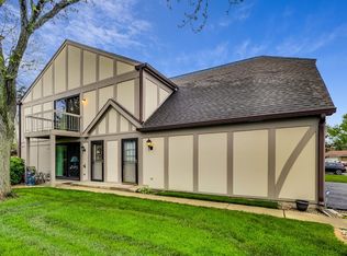 7308 Baybury Rd #10-2, Downers Grove, IL 60516