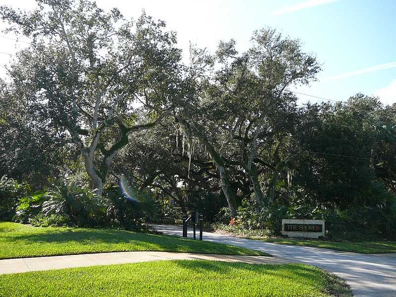 1st image of 561 Shores Dr