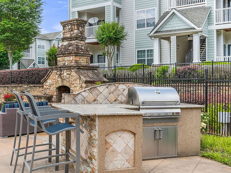 C208660_The_Parke_at_Oakley_GRILLS_02
