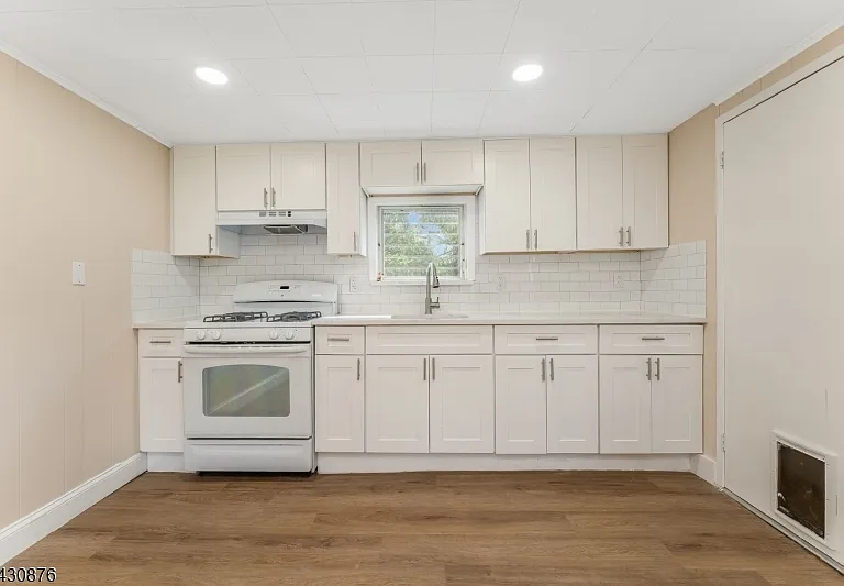 33 Sergeantsville Rd #B — Photo 1