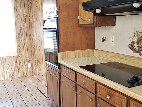 4th image of 5012 Peachtree St