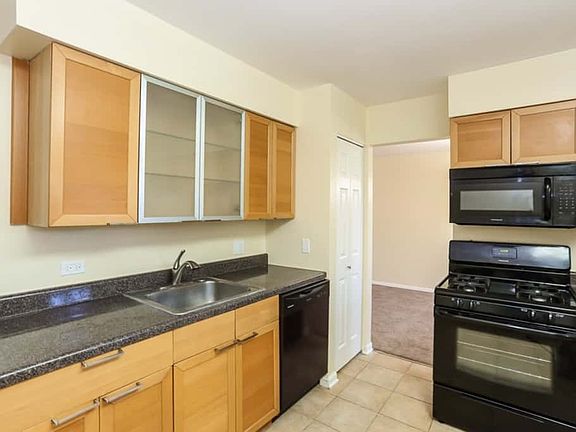 3rd image of 22650 Lakeshore Dr