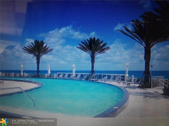 3rd image of 17201 Collins Ave APT 1003