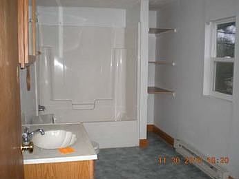 3rd image of 221 W D St