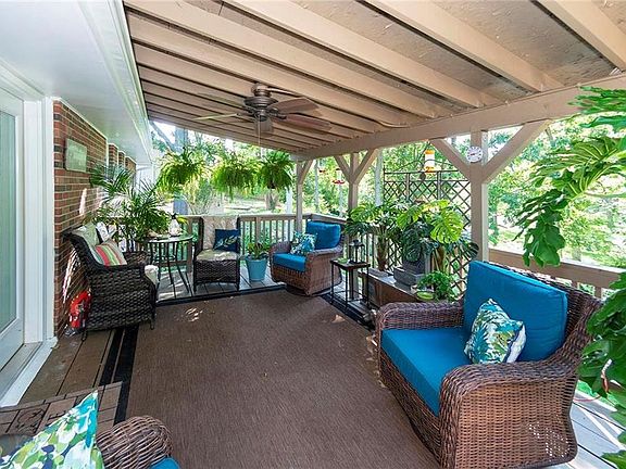 Morning shade to enjoy your first cup of coffee!
