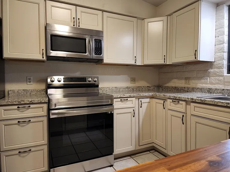 2351 W Placita Algodon — Photo 8