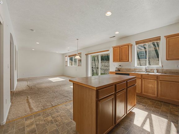 3rd image of 2526 Denton St