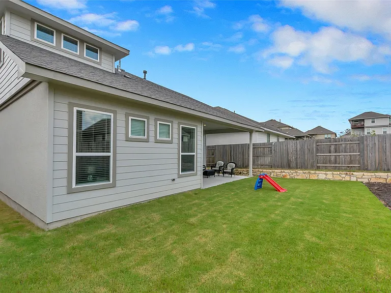 563 Saturnia Dr — Photo 25