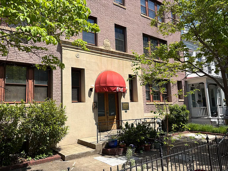 414 Seward Sq SE #401 — Photo 18