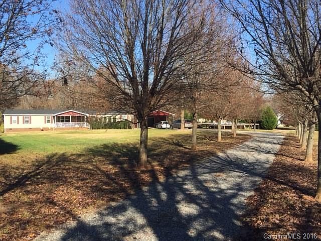 2nd image of 113 Gille Ln