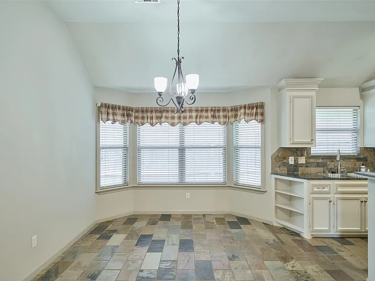 13613 Vail Dr — Photo 10