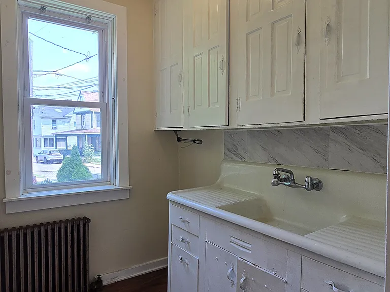 Kitchen (1st floor)