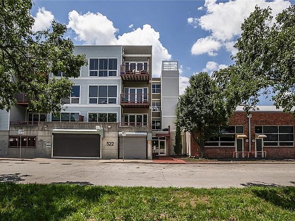 2nd image of 522 Locust Ln Unit 201