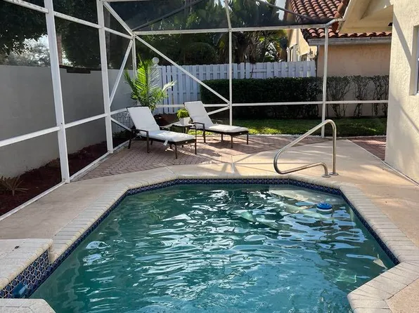 5072 Alencia Ct, Delray Beach, FL 33484