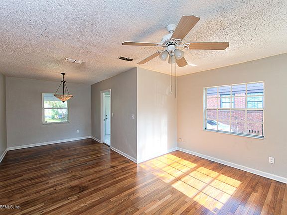 2nd image of 4314 Pinewood Ave