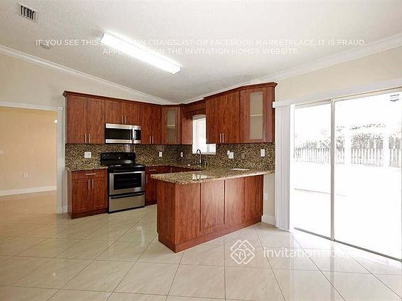 4th image of 20251 SW 130th Ct