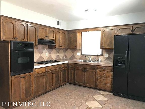 5th image of 8401 E 104th St