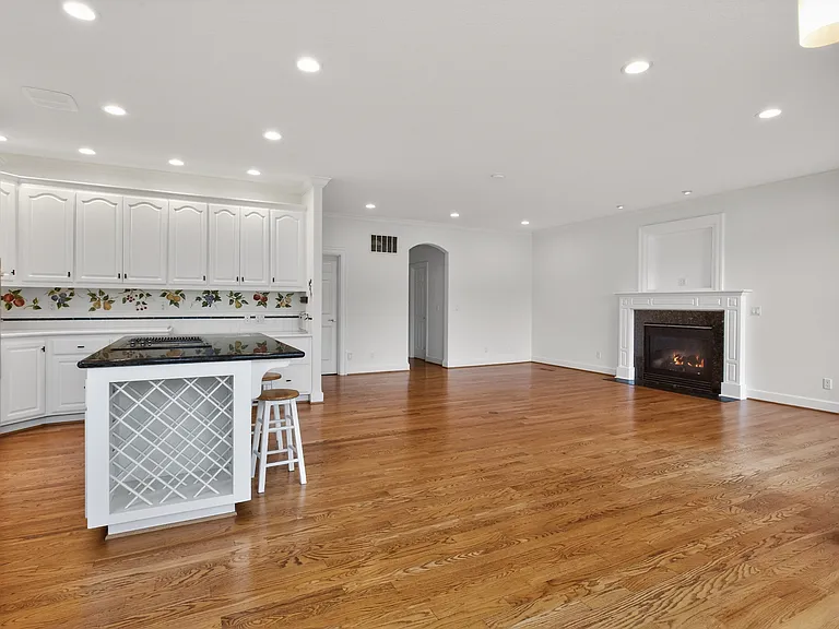 1645 SE Oak Shore Ln — Photo 25