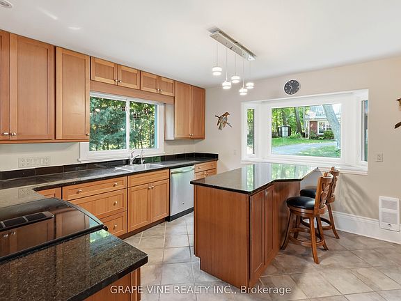 5th image of 68 Goodman Cres