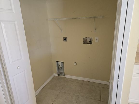 4th image of 2831 NW 10th Ter