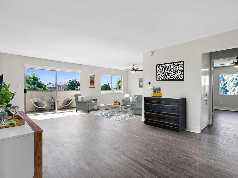 Palm Capri Apartments — Photo 5