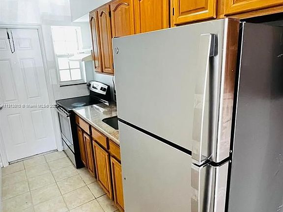 5th image of 1451 NE 170th St APT 203A