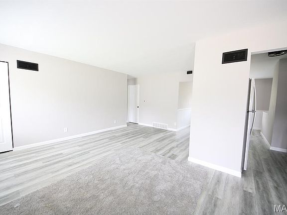2nd image of 10215 Monarch Dr