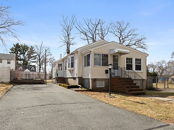 2nd image of 26 Eugenia St