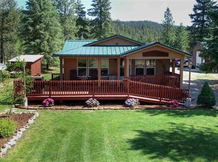 936 Hummingbird Ln, Blanchard, ID 83804