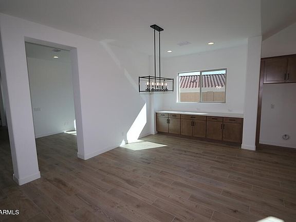 3rd image of 21601 W MARIPOSA Street