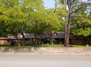 2411 Glenwood Ln, Denton, TX 76209