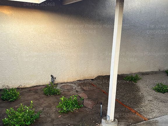 4th image of 4405 Charter Oaks Ave