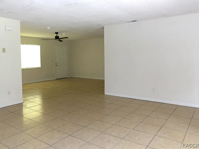 8935 N Basswood Ave — Photo 7