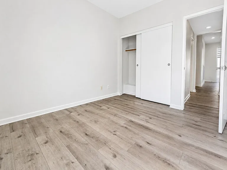 322 E Jeanette Ln — Photo 18