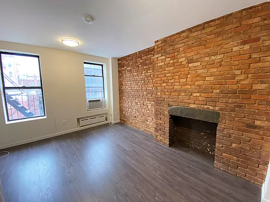 Rented by OvCo Realty | media 18