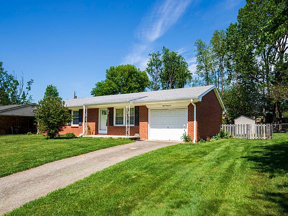 2nd image of 836 Kingsway Dr