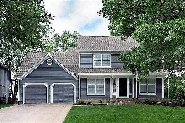 4 bed, 2.5 bath, 2495 sqft, $2,799 — Photo 1