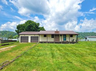 8105 Rardin St, Lesage, WV 25537